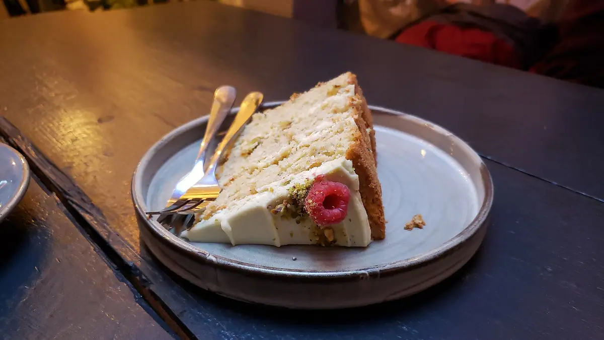 Honey Cake By Mary – cake shop in Aldrington, Hove